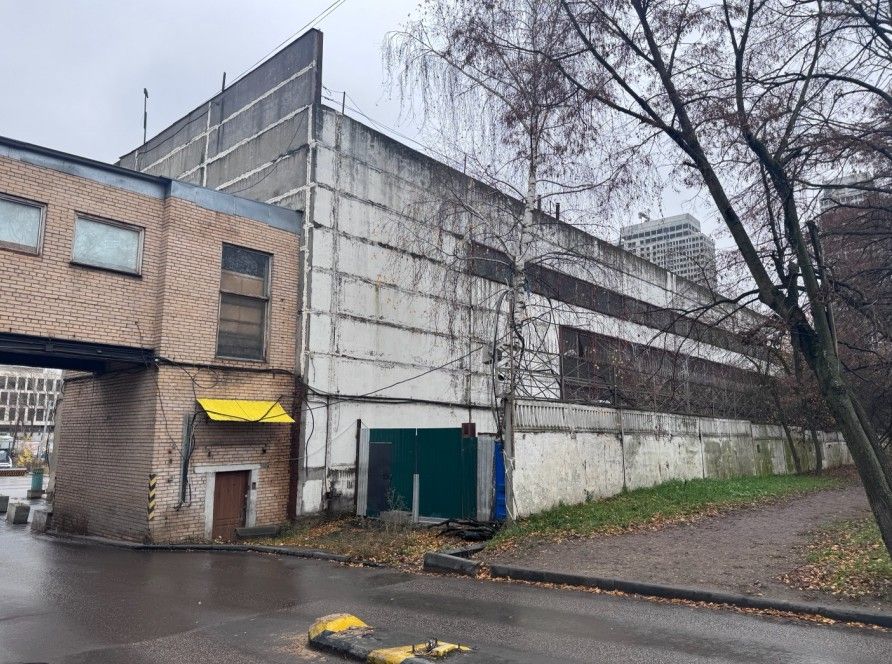 фасад дома, здание по адресу г Москва, ул Адмирала Макарова, д 6 стр 1